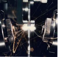 deep penetration welding of a saw blade